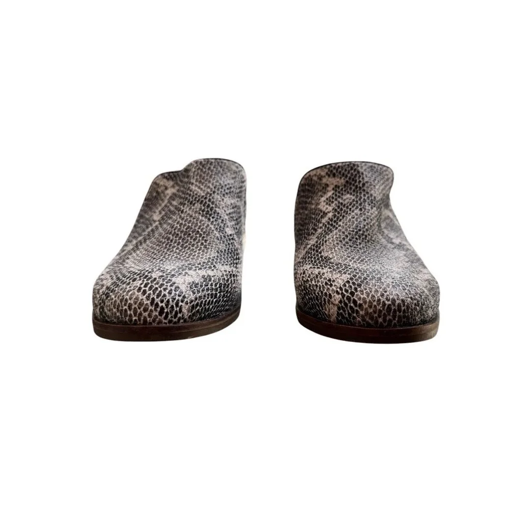 🌴 Toms Gray Shaye Low Bootie Slip-On Snakeskin Texture Loafers Shoes‎